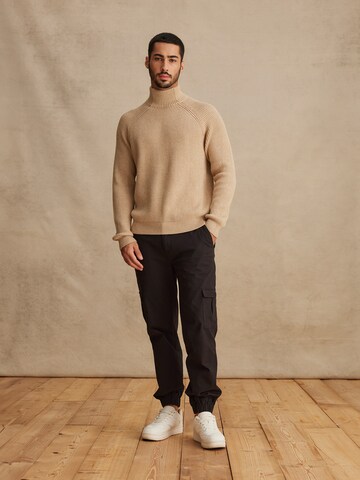 Pull-over 'Kadir' DAN FOX APPAREL en beige : devant