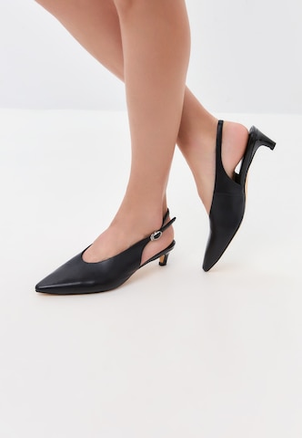 CESARE GASPARI Slingback pumps in Black