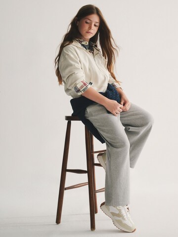 Superdry - Conjunto en gris