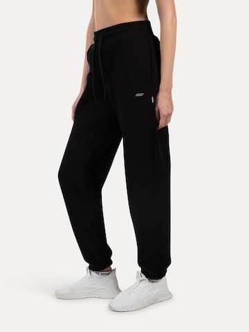 Effilé Pantalon Smilodox en noir
