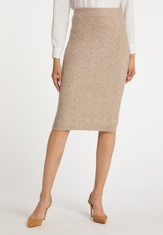 Usha Rok in Beige: voorkant