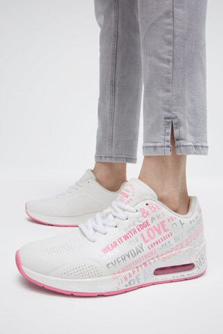 Soccx Sneakers in White: front