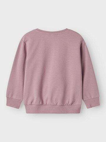 NAME IT Sweatshirt 'FJURA PAW' i lila