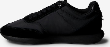 Calvin Klein Jeans Trampki niskie w kolorze czarny: przód
