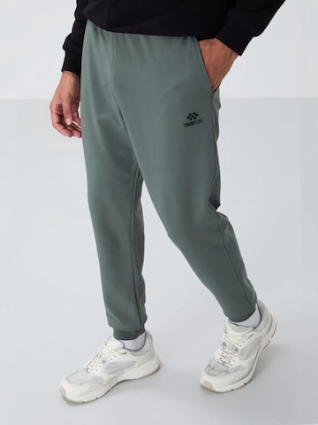 Tommy Life Tapered Workout Pants 'Jogginghose' in Green