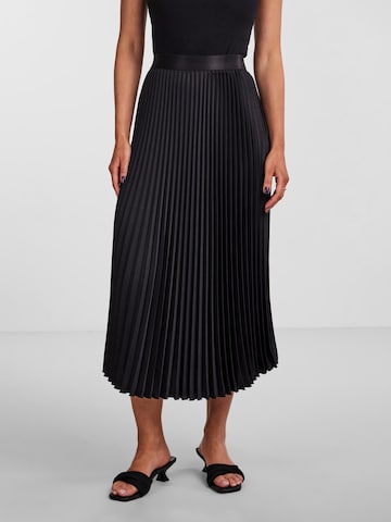 Y.A.S Skirt 'CELINE' in Black: front