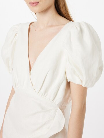 Robe 'Irina' Bardot en blanc