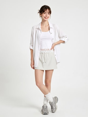 TorWeit Oversized Shirt in White