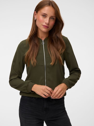 VERO MODA Välikausitakki 'VMCoco' värissä vihreä: etupuoli
