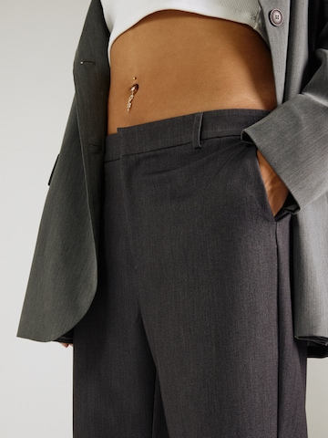 Regular Pantaloni eleganți 'CARHattie-Lana' de la ONLY Carmakoma pe gri