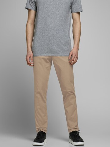 Coupe slim Pantalon chino 'Marco' JACK & JONES en beige : devant