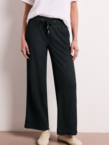 STREET ONE Широки крачоли Панталон в зелено: отпред