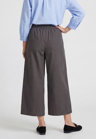 Usha - Pierna ancha Pantalón plisado en gris