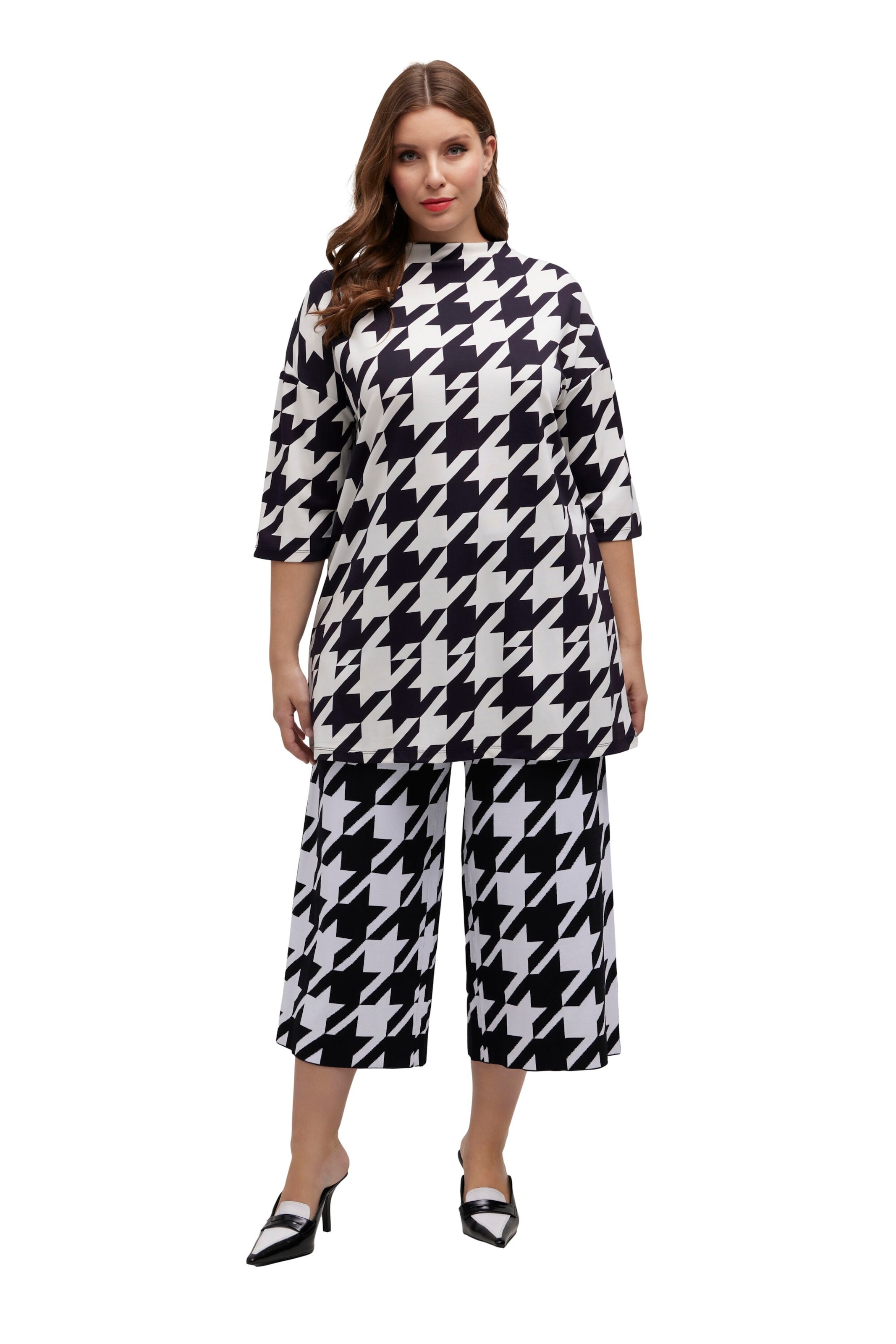 Ulla Popken Sweatshirt i svart: framsida