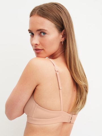 Bustino Reggiseno 'Sleek Skin' di CALIDA in rosa