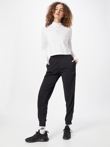 Nike Sportswear Shirt in Weiß