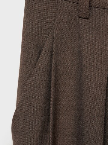 Loosefit Pantalon à plis 'Kelly' MANGO en marron