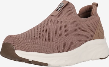 Cruz Slip-on 'Fealy' in Brown: front