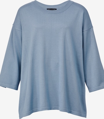 Sara Lindholm Sweater in Blue: front