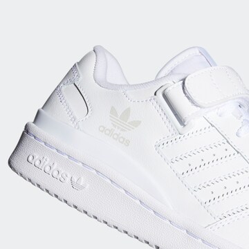 Baskets 'Forum' ADIDAS ORIGINALS en blanc