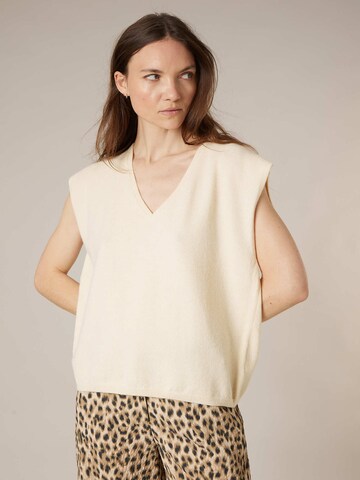 Pull-over 'Miria' Deeluxe en beige : devant
