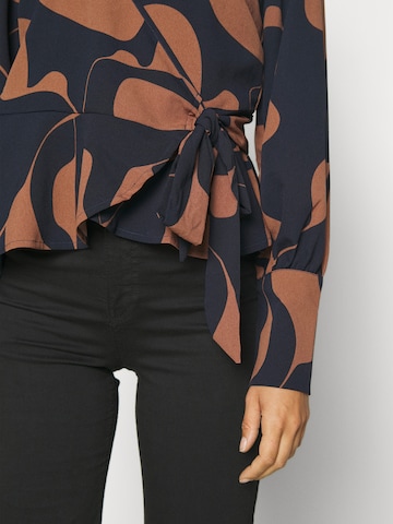 Vero Moda Petite Μπλούζα 'VMLYDIA' σε μπλε