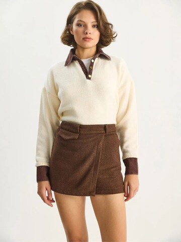 Bianco Lucci Regular Shorts in Braun