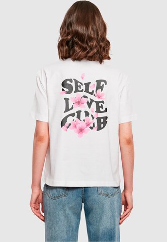 T-shirt 'Self Love Club' Mister Tee en blanc : devant
