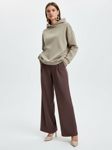 Loosefit Pantalon à pince 'Elsa' studioselect en marron