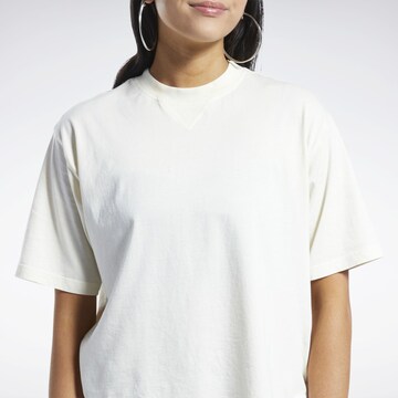 T-shirt Reebok en blanc