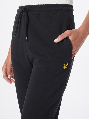 Lyle & Scott Tapered Παντελόνι σε μαύρο