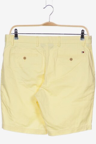 TOMMY HILFIGER Shorts in 33 in Yellow