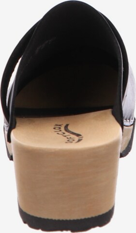 SOFTCLOX Clogs in Black