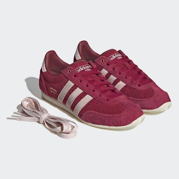 ADIDAS ORIGINALS - Sapatilhas baixas 'Japan' em vermelho