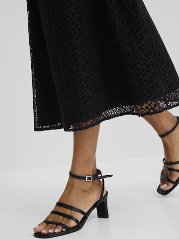 bonprix Kleid in Schwarz