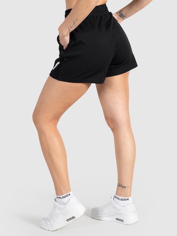 Smilodox Regular Sportshorts 'Althea' in Schwarz