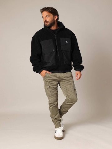Veste en polaire 'COSMO' Deeluxe en noir