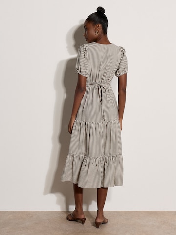 Robe ' ' Apricot en marron