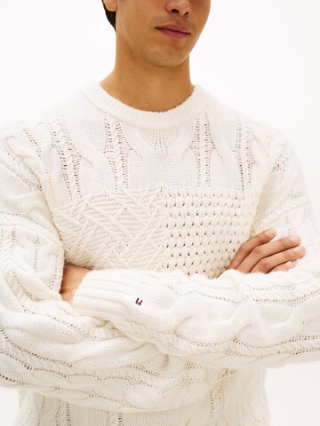 TOMMY HILFIGER Sweater in Beige
