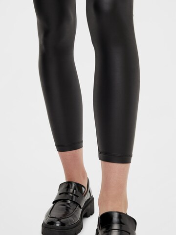 PIECES Skinny Leggings 'Shiny' in Black