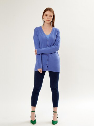 Influencer Strickjacke in Blau