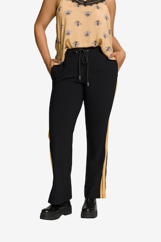 Studio Untold Regular Pants in Black: front