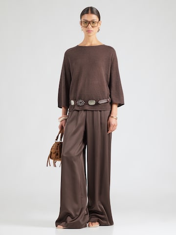 Wide leg Pantaloni de la COMMA pe maro