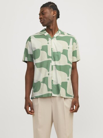 JACK & JONES Comfort fit Overhemd 'JJRBCARNABY' in Groen: voorkant