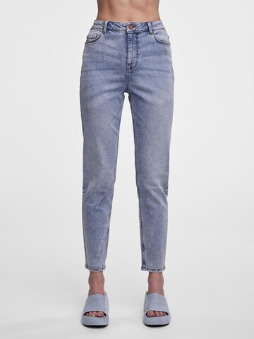 PIECES Tapered Jeans 'Kesia' in Blue: front