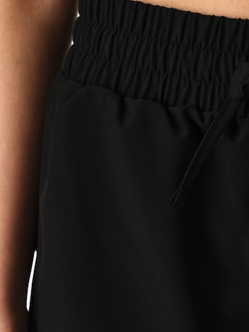 Penti Rövid fürdőnadrágok 'PENTI Damen FELIX Badeshorts' - fekete