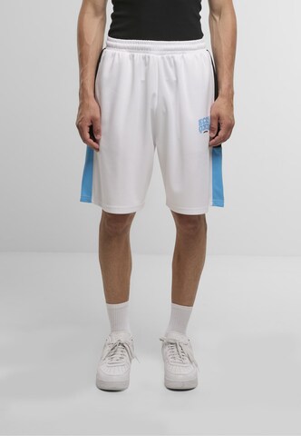 Regular Pantaloni 'Drap' de la Ecko Unlimited pe alb