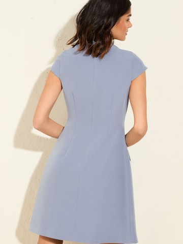 Friends Like These Kleid in Blau