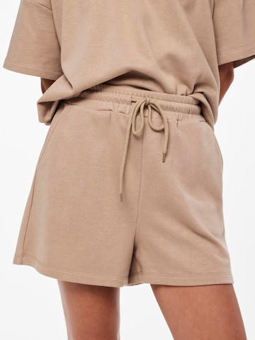 PIECES Regular Trousers 'Chilli' in Beige