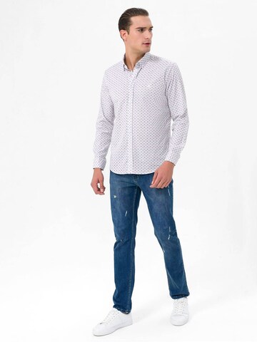 T-Shirt Daniel Hills en blanc : devant